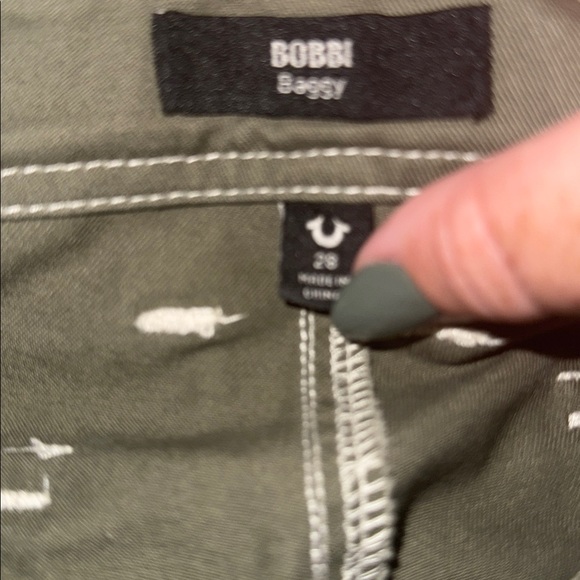 True Religion BOBBI BAGGY CARGO JOGGER- Bramd New With Tags —-cutest joggers - Picture 9 of 10